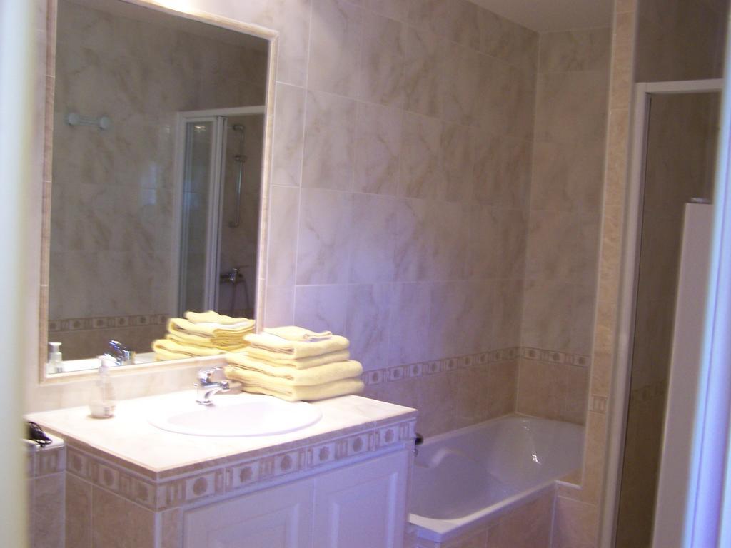 Les Cigales Bed & Breakfast Charols Cameră foto